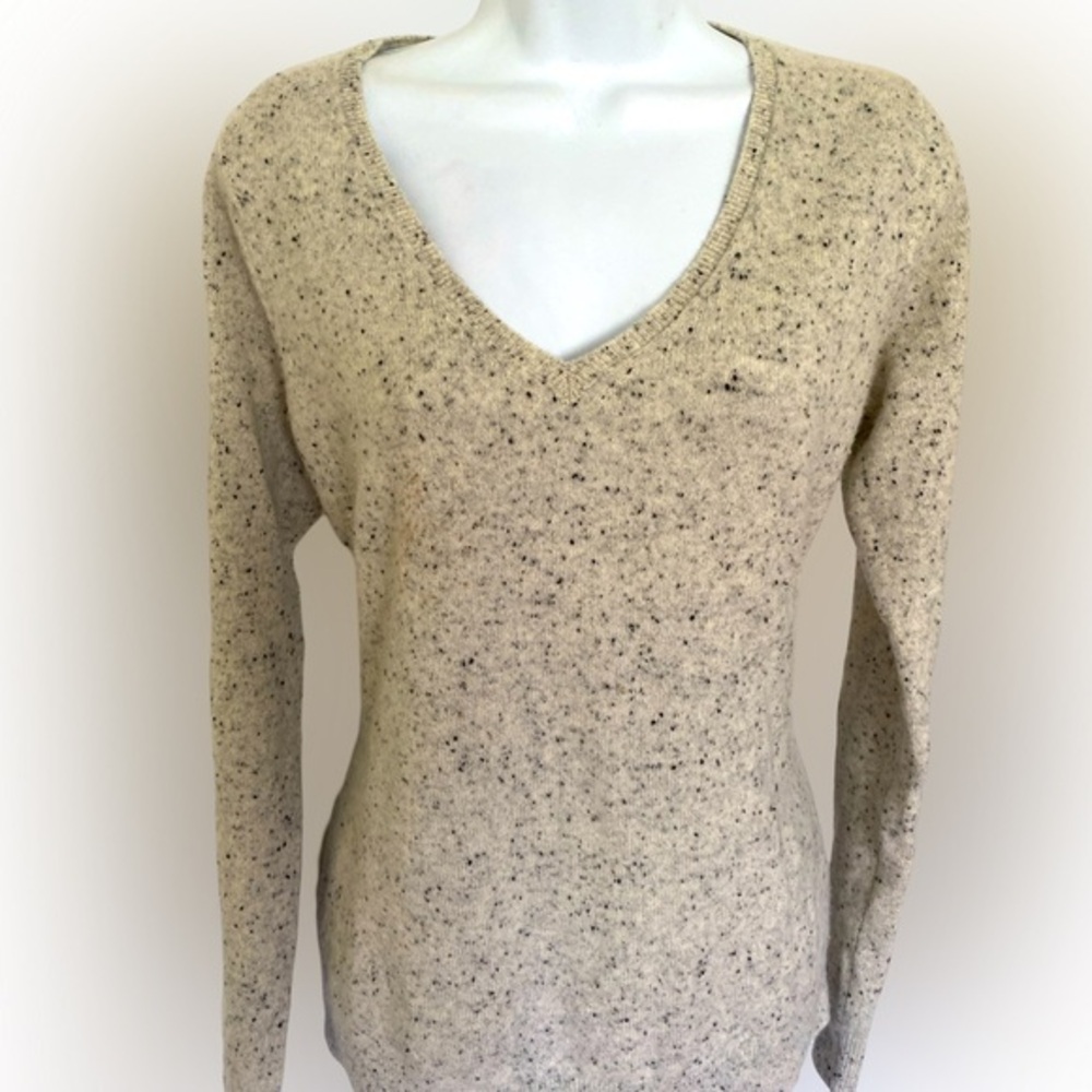 Margaret O'Leary Cashmere V-Neck Sweater-L light gray w flecking , cashmere